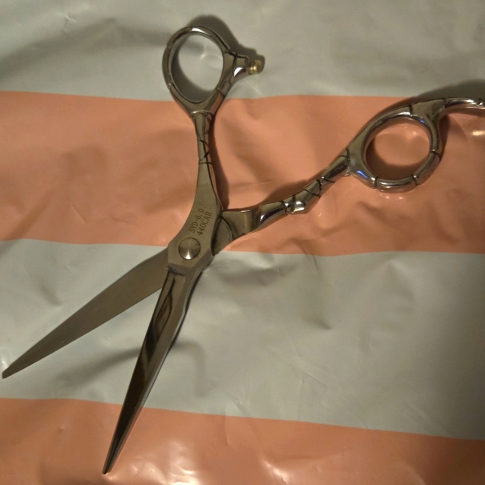 4 Pc.Bundle Professional Hair Cutting Shears and Thinning Shears - Picture 5 of 10